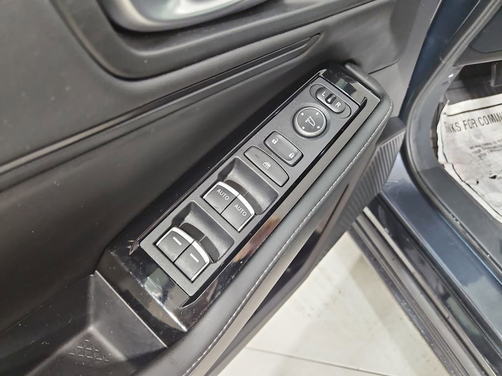 Used 2023 Honda Accord Touring image 11