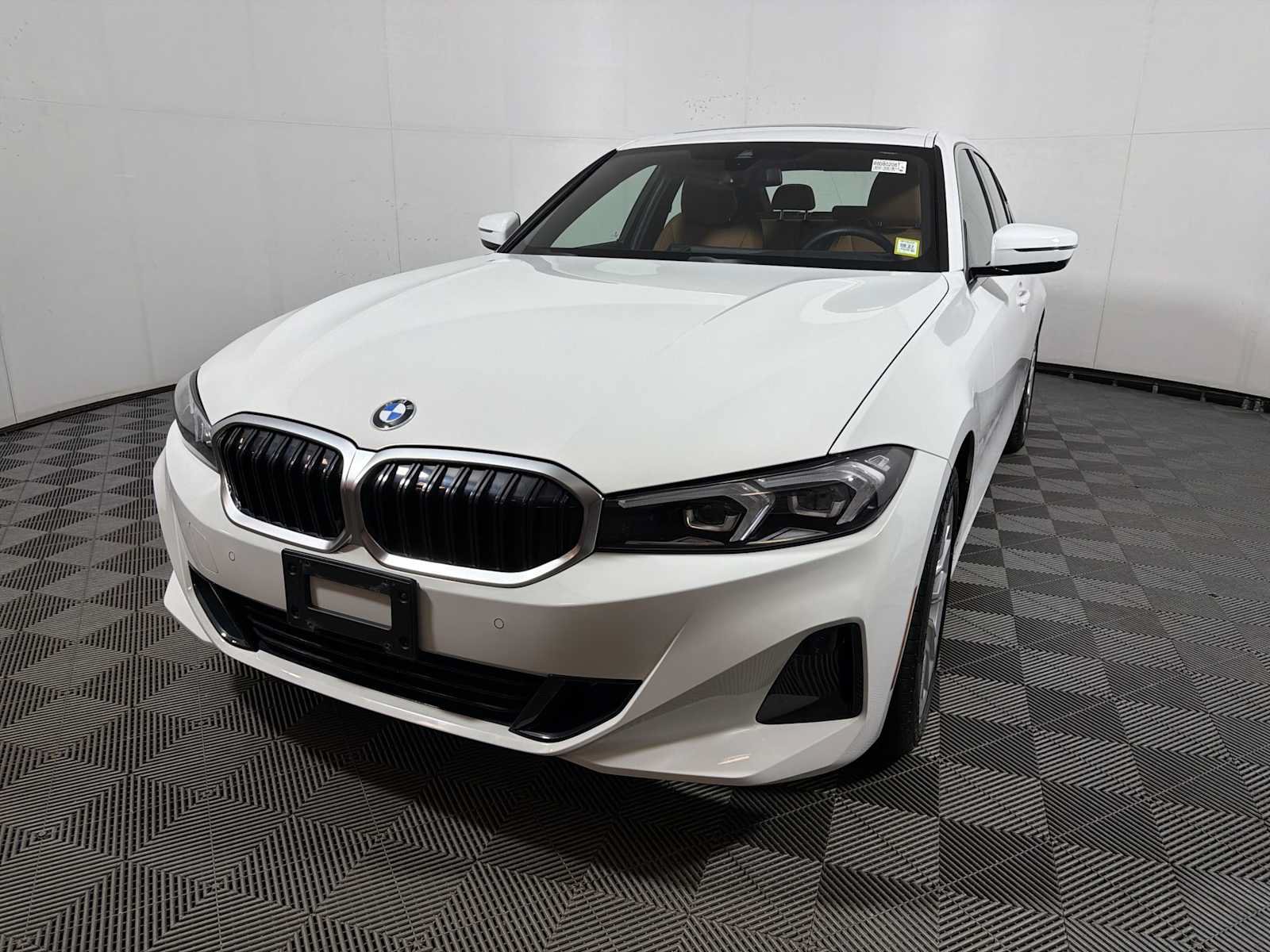 Used 2024 BMW 330i xDrive Sedan w/ Convenience Package AWD/4WD image 3