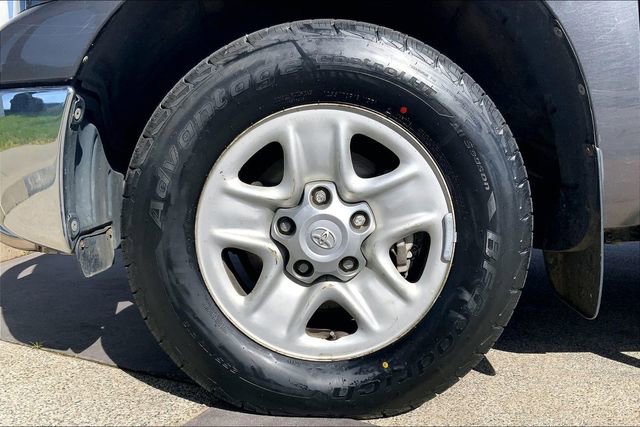 Used 2012 Toyota Tundra 4x4 CrewMax w/ Tow Pkg image 9