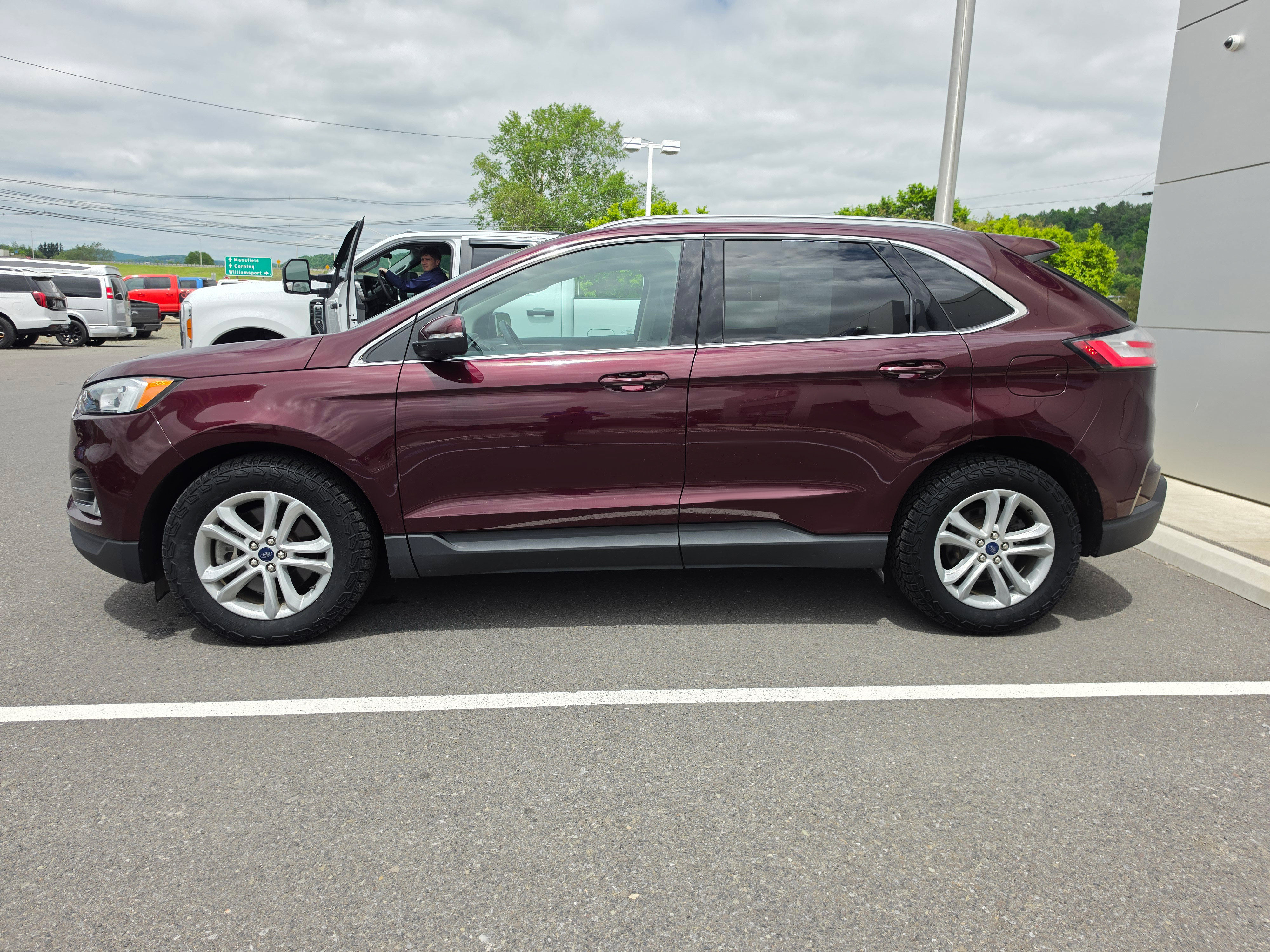 Used 2020 Ford Edge SEL w/ Convenience Package AWD/4WD image 7