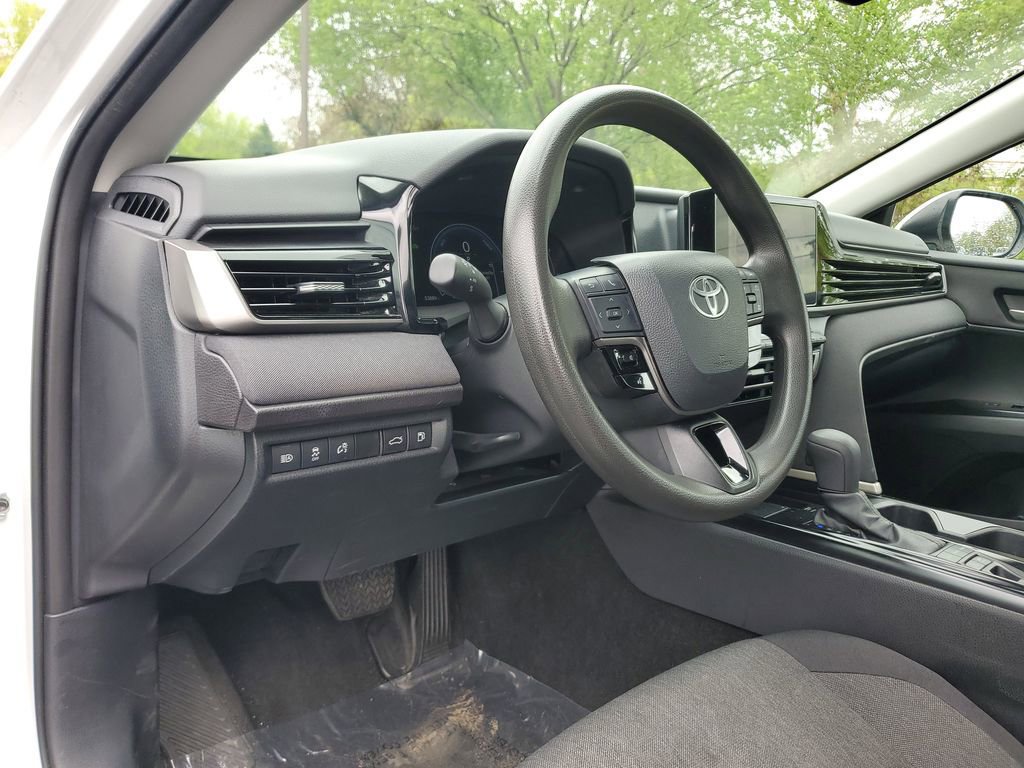 Used 2025 Toyota Camry LE FWD image 16