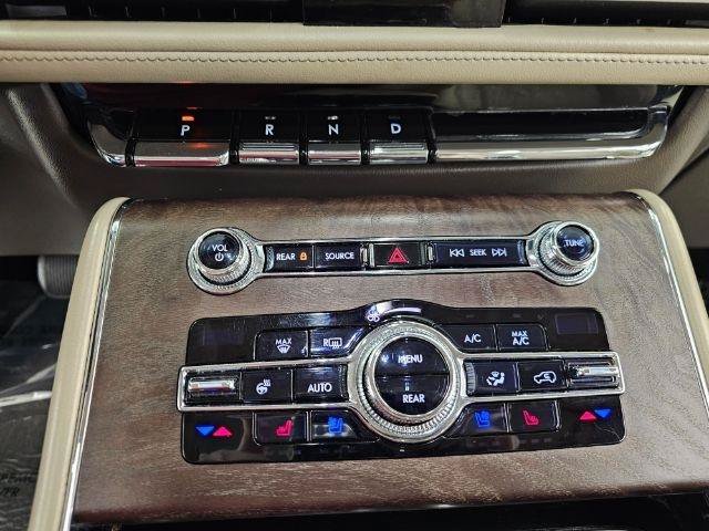 Used 2020 Lincoln Aviator Reserve w/ Equipment Group 201A AWD/4WD image 22