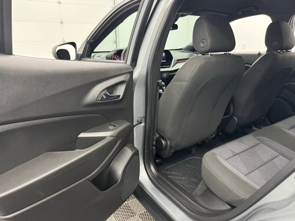 Used 2024 Chevrolet Trax RS image 35