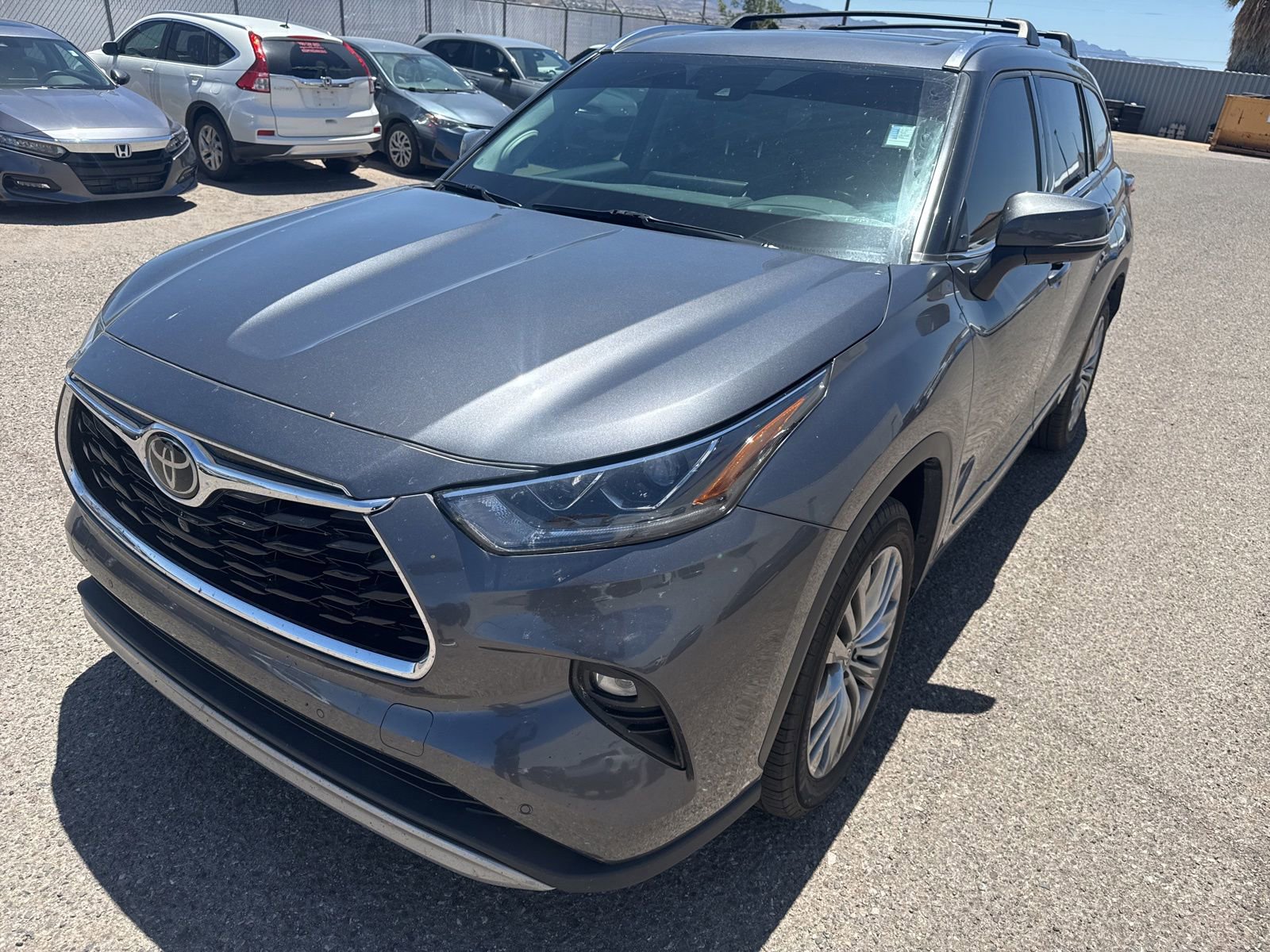 Used 2021 Toyota Highlander Platinum FWD image 1