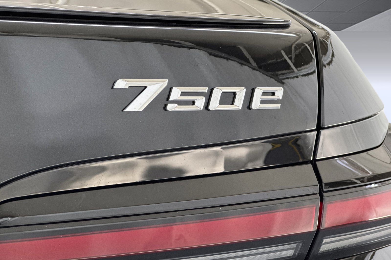 New 2026 BMW 750e xDrive w/ Premium Package AWD/4WD image 26
