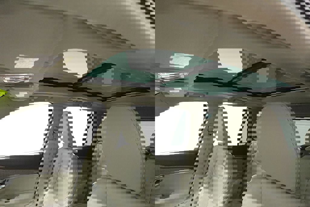 Used 2023 Volvo XC90 B6 Ultimate w/ Protection Package Premier image 12