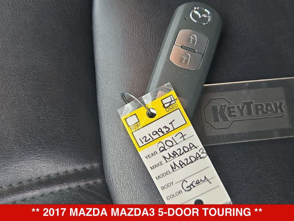Used 2017 MAZDA MAZDA3 Touring FWD image 33