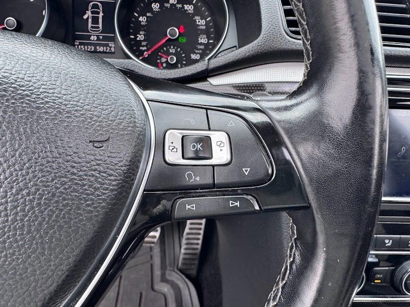 Used 2018 Volkswagen Passat 3.6 image 16