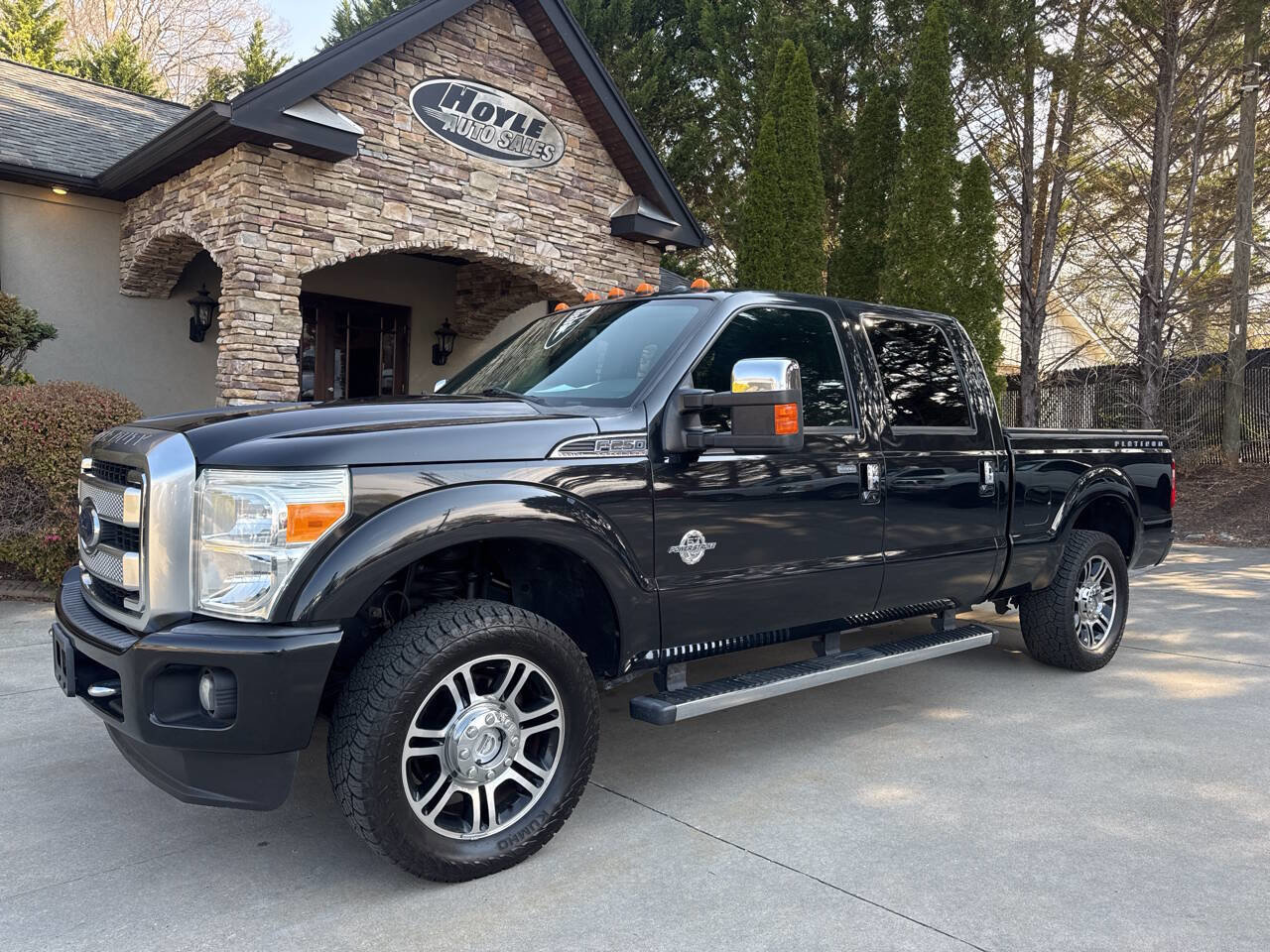 Used 2013 Ford F250 Platinum image 2