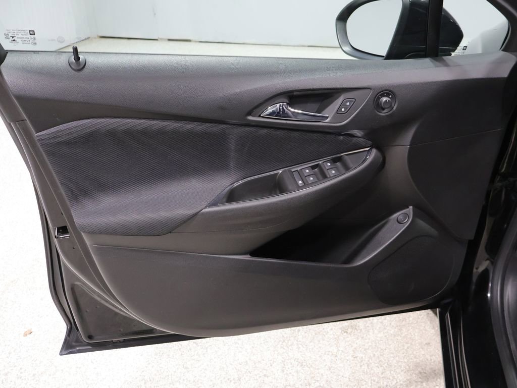 Used 2017 Chevrolet Cruze LS image 13
