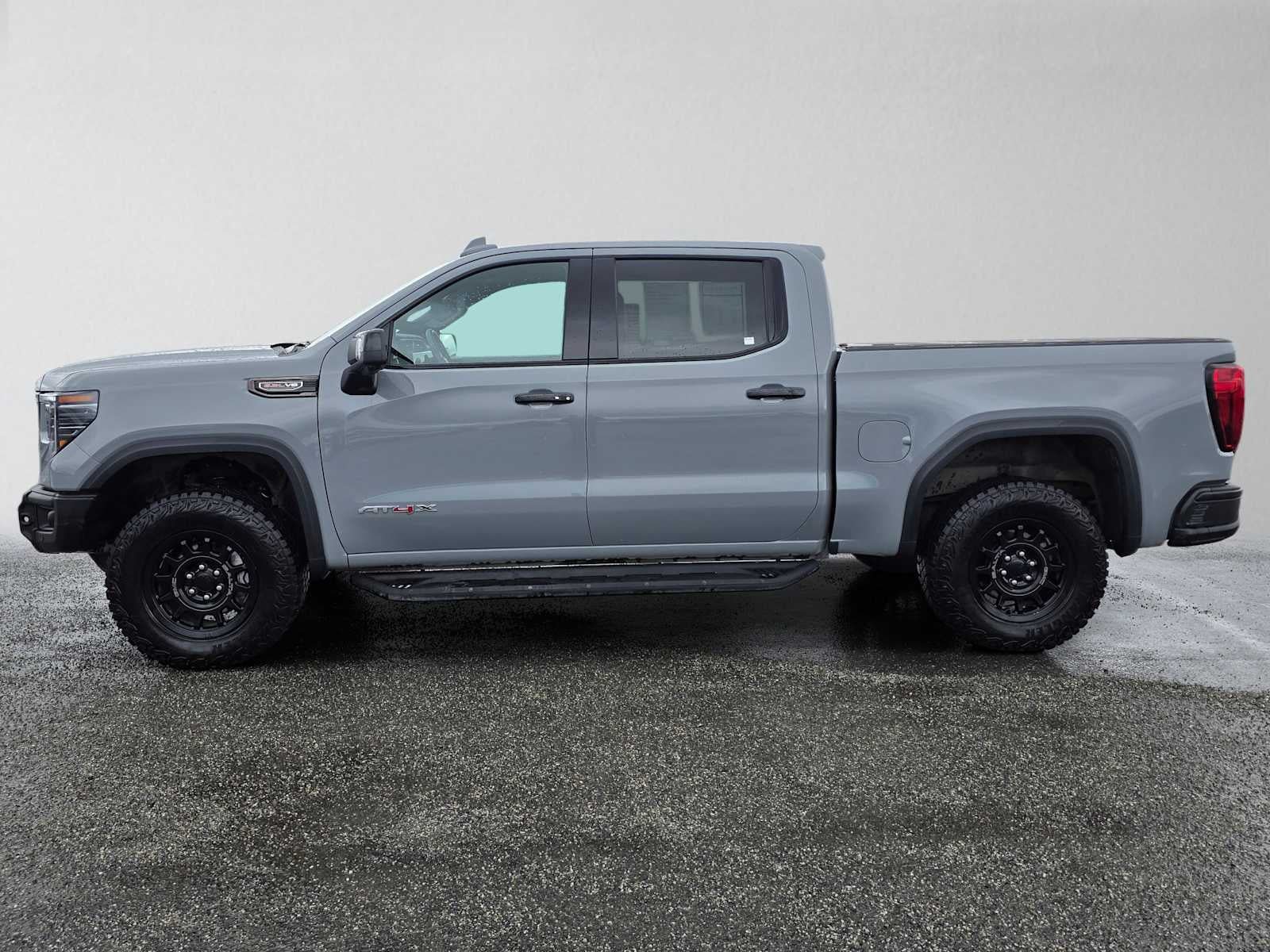 Certified 2024 GMC Sierra 1500 AT4X w/ AT4X AEV Edition AWD/4WD image 6
