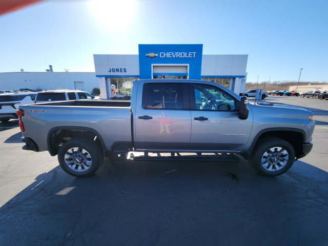 Used 2025 Chevrolet Silverado 2500 Custom w/ Custom Value Package image 6