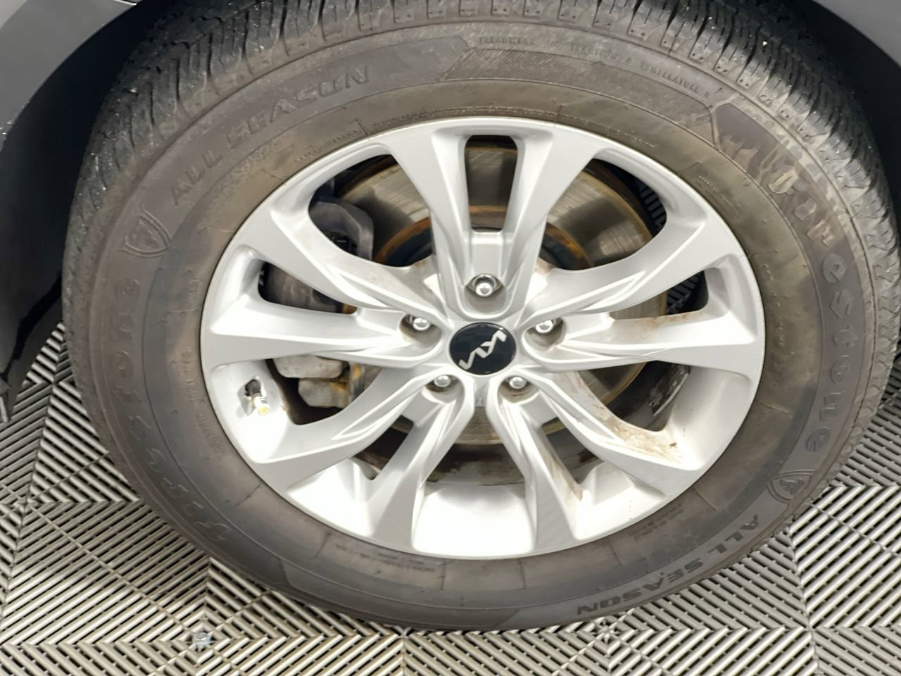 Used 2022 Kia Telluride LX AWD/4WD image 11