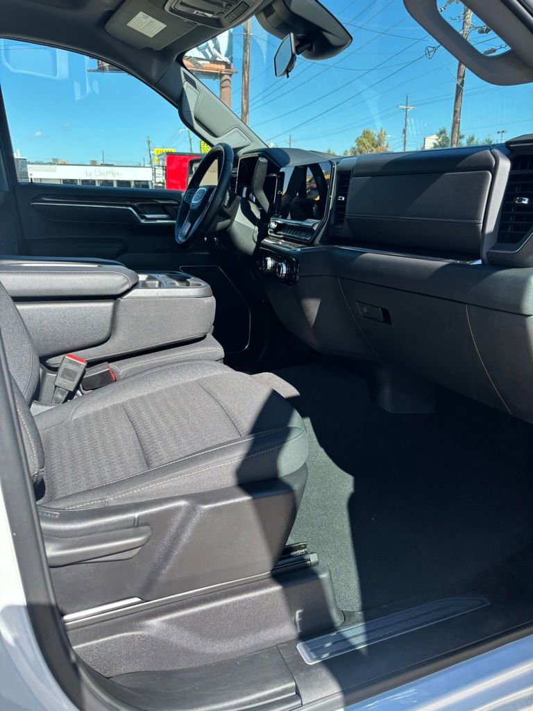 Used 2024 GMC Sierra 1500 SLE image 17