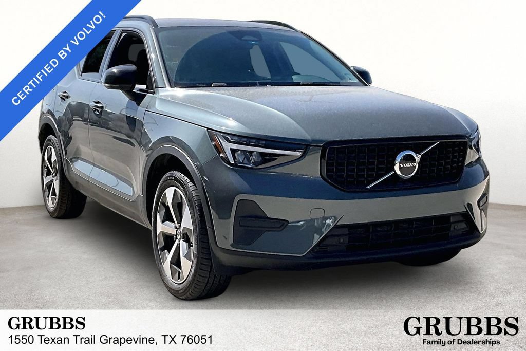 Used 2026 Volvo XC40 B4 Core w/ Climate Package