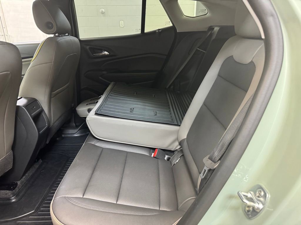 Used 2025 Chevrolet Trax ACTIV w/ Sunroof Package image 16