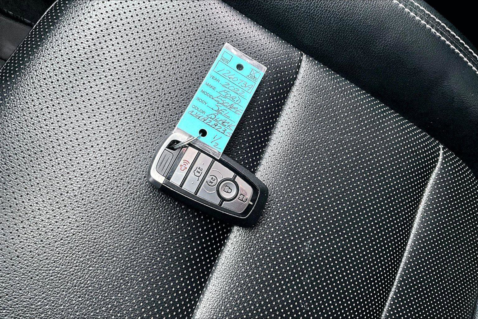 Used 2022 Ford Escape SEL w/ Technology Package image 11