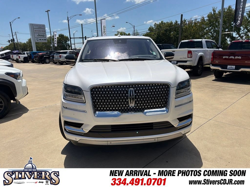 Used 2018 Lincoln Navigator L Reserve w/ Technology Package AWD/4WD image 3