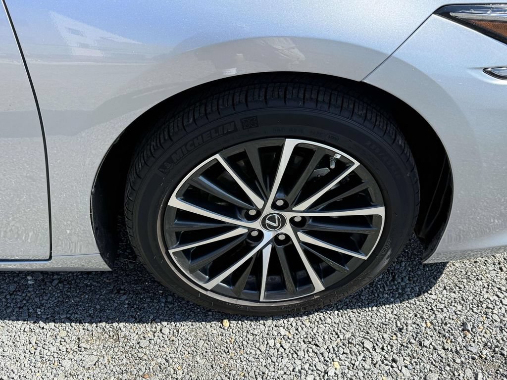 Used 2025 Lexus ES 350 w/ Premium Package FWD image 7