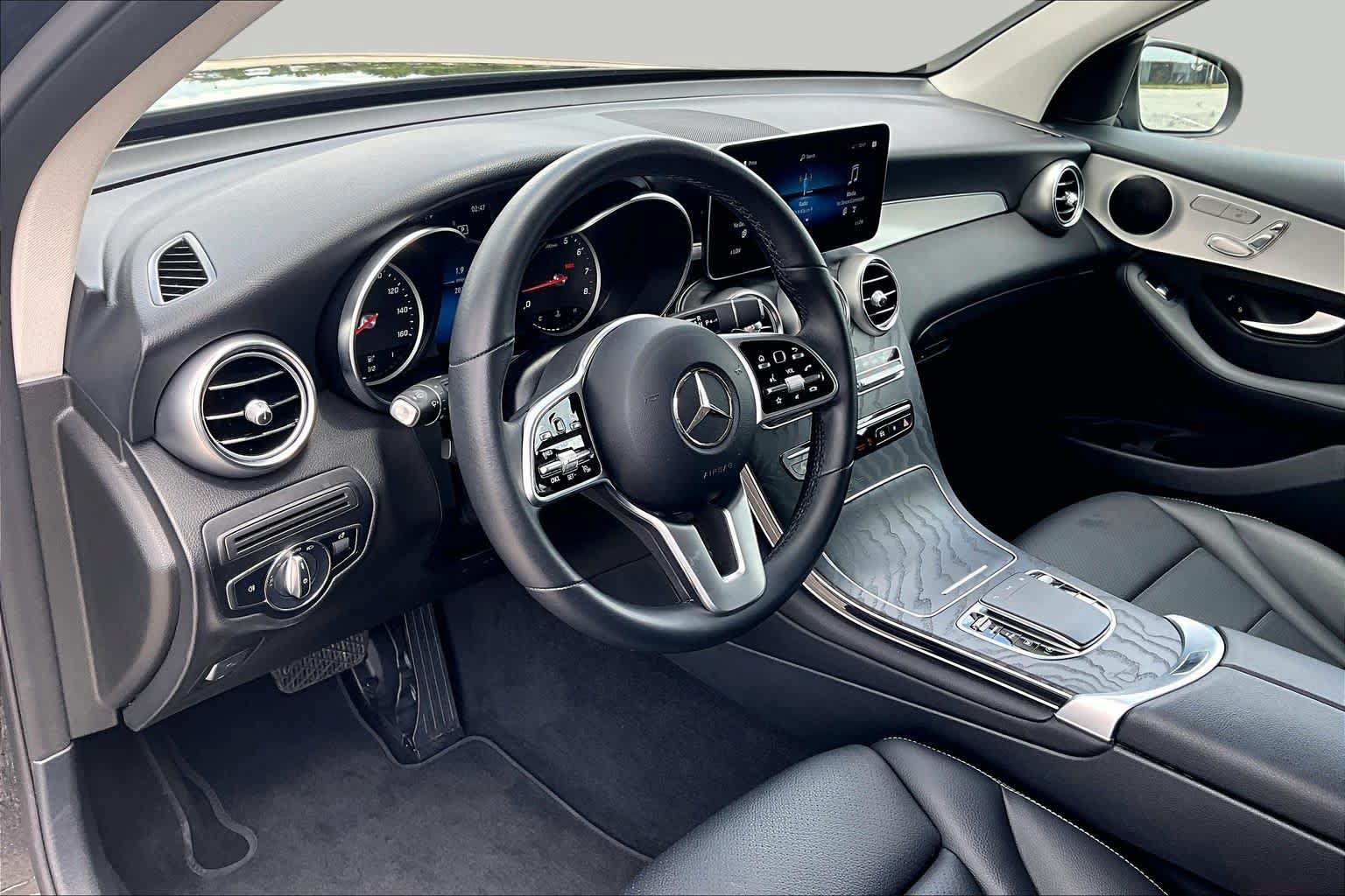 Certified 2022 Mercedes-Benz GLC 300 w/ Premium Package Lite image 18