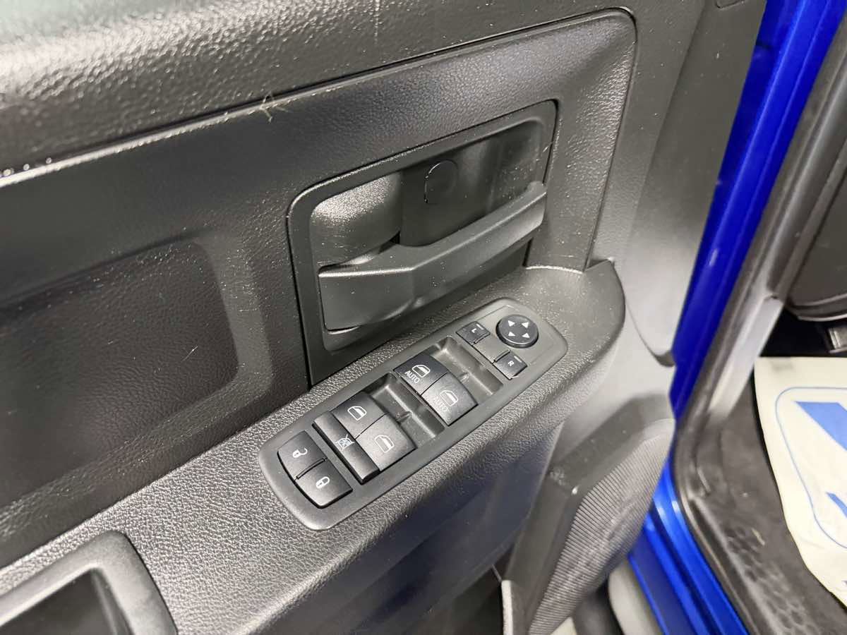 Used 2018 RAM 2500 Tradesman w/ Chrome Appearance Group AWD/4WD image 12