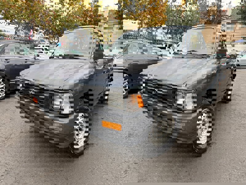 Used 1994 Toyota Pickup 2WD Regular Cab image 1