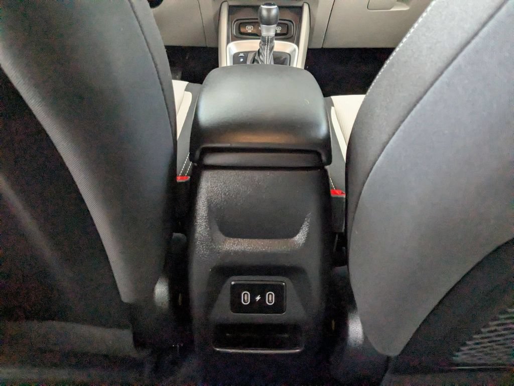 Used 2025 Hyundai Venue SEL FWD image 24