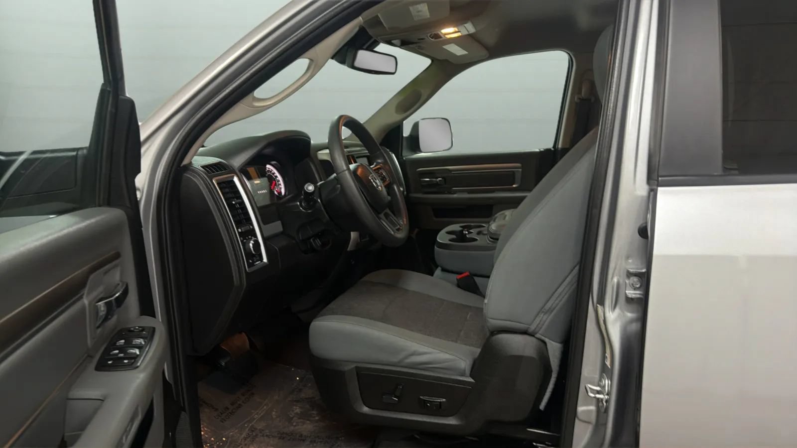 Used 2020 RAM 1500 Classic SLT w/ Trailer & Traction Group AWD/4WD image 21