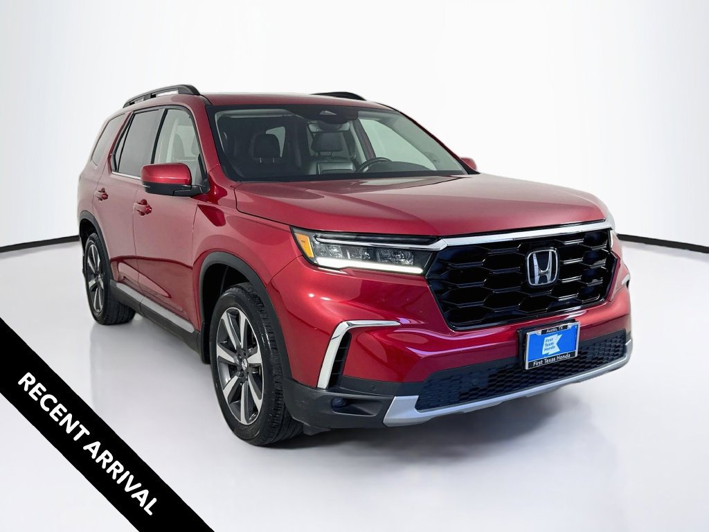 Used 2023 Honda Pilot Touring image 1