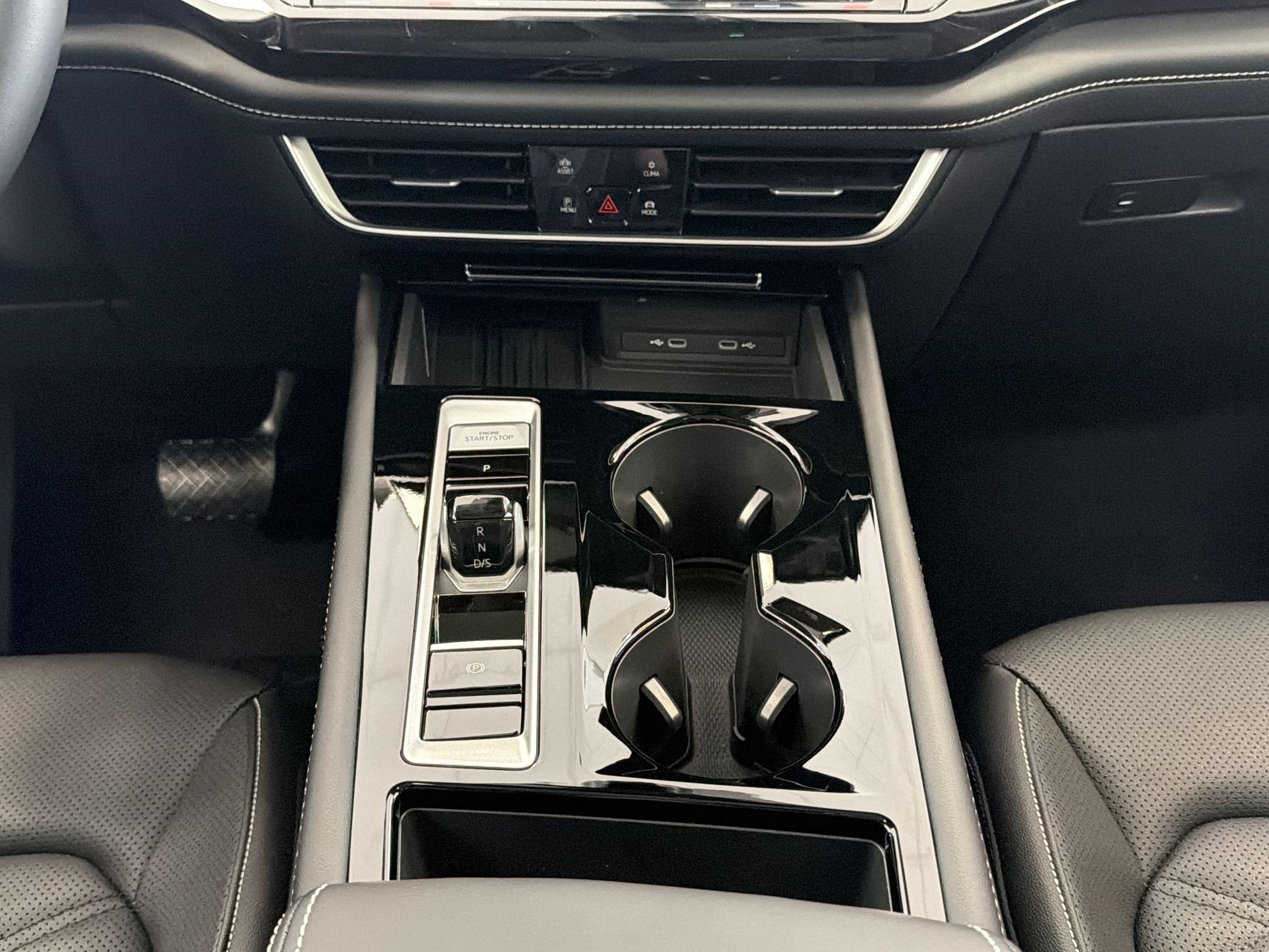 New 2026 Volkswagen Atlas SE FWD image 25