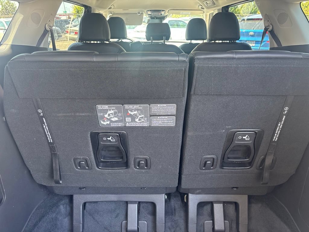 Used 2026 Kia Carnival LXS FWD image 19