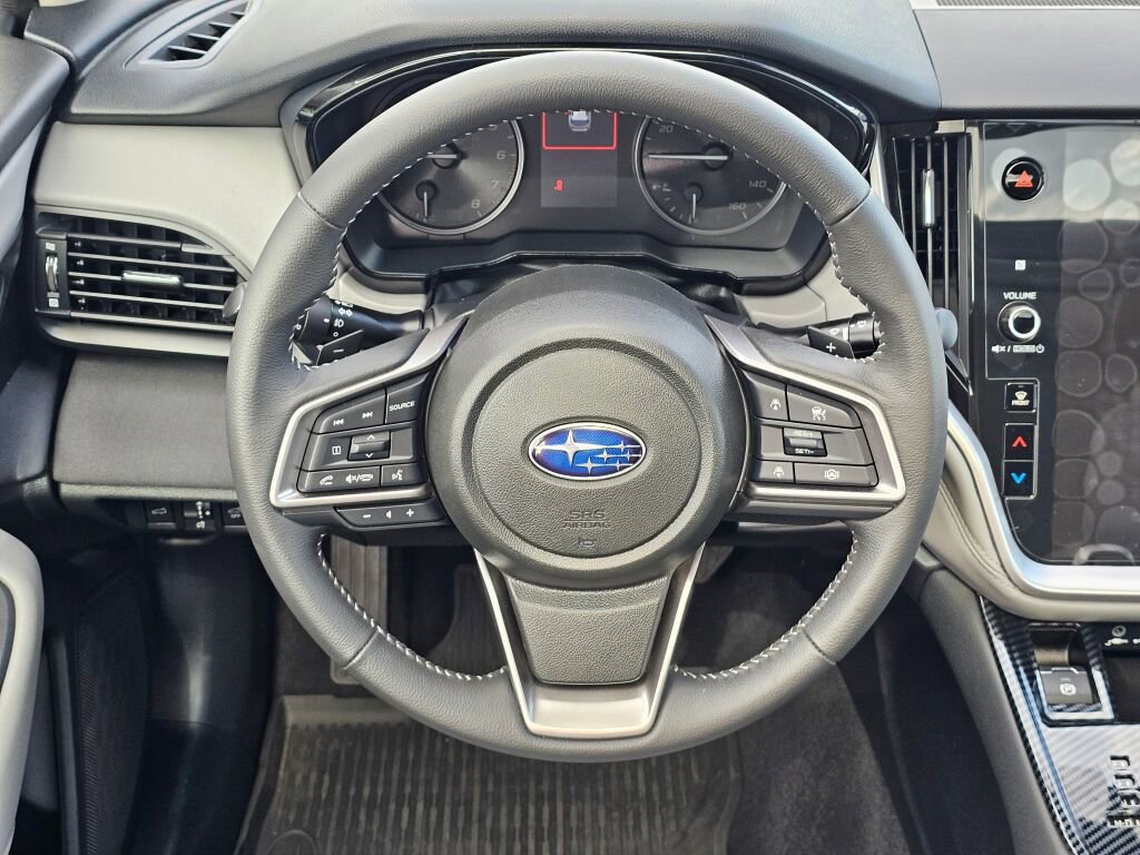 Used 2025 Subaru Outback Premium AWD/4WD image 19