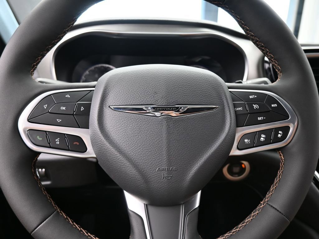 New 2026 Chrysler Pacifica Pinnacle image 26