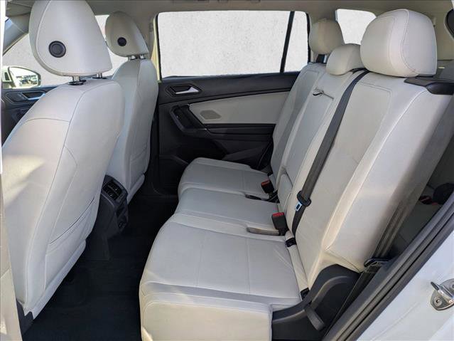 Used 2020 Volkswagen Tiguan SE w/ Panoramic Sunroof Package image 18