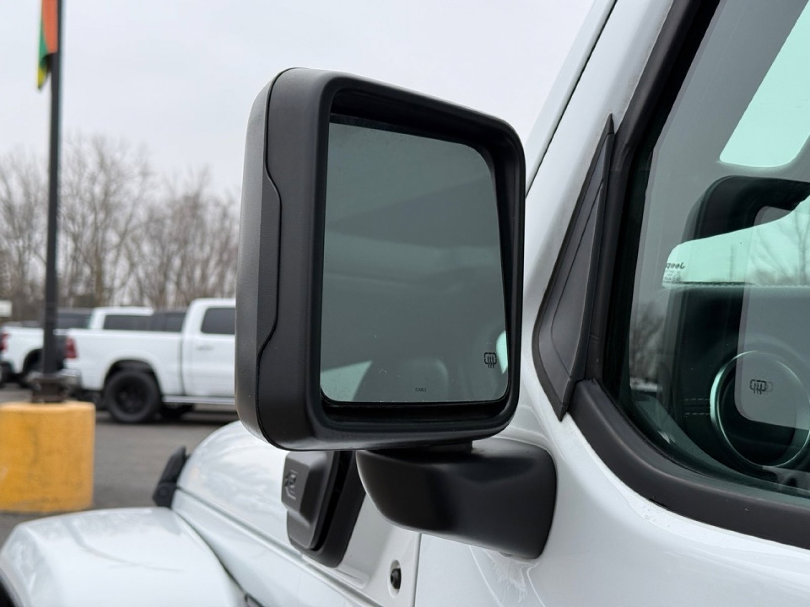 Used 2022 Jeep Wrangler Unlimited Sahara w/ Cold Weather Group image 39