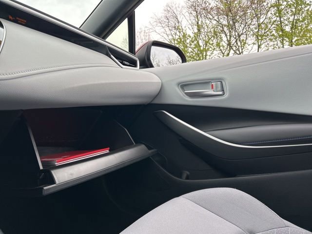 Used 2022 Toyota Corolla SE w/ SE Premium Package FWD image 23