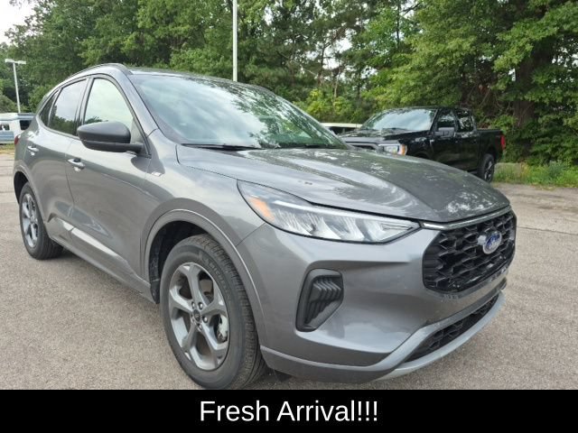 Used 2024 Ford Escape ST-Line w/ Tech Pack #1 AWD/4WD image 12
