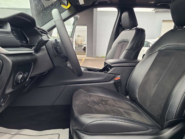 Used 2023 Jeep Grand Cherokee Altitude AWD/4WD image 17