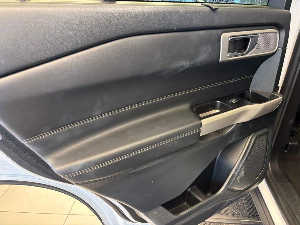 Used 2023 Ford Explorer Limited image 26