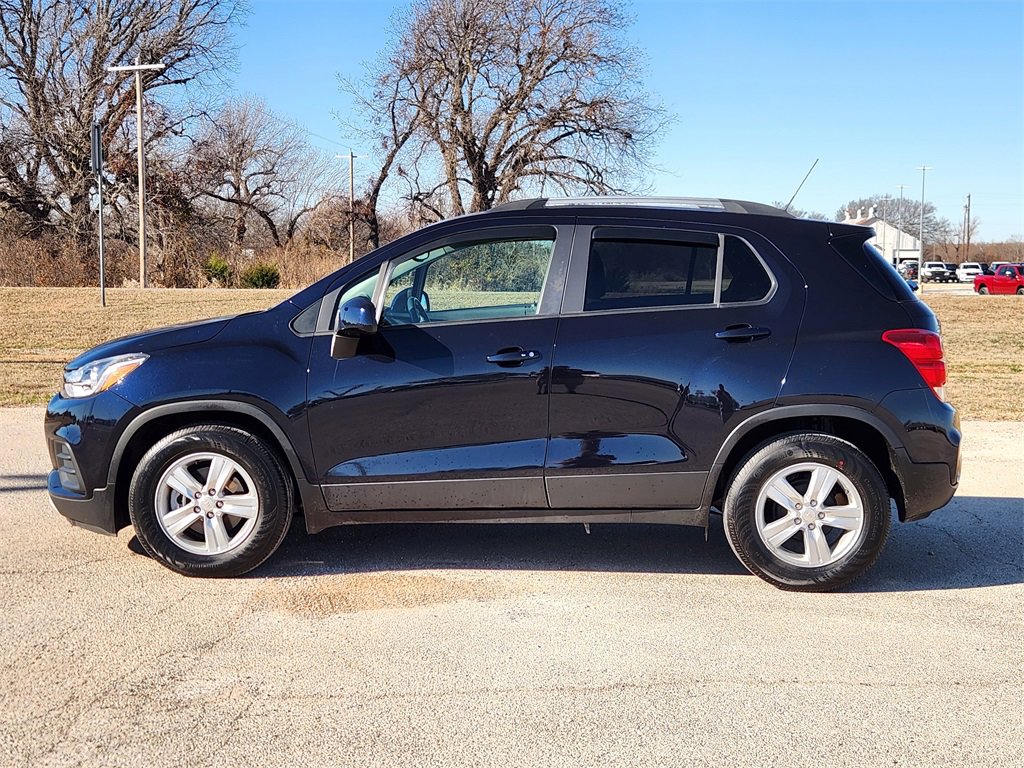 Used 2022 Chevrolet Trax LT w/ LT Convenience Package image 4