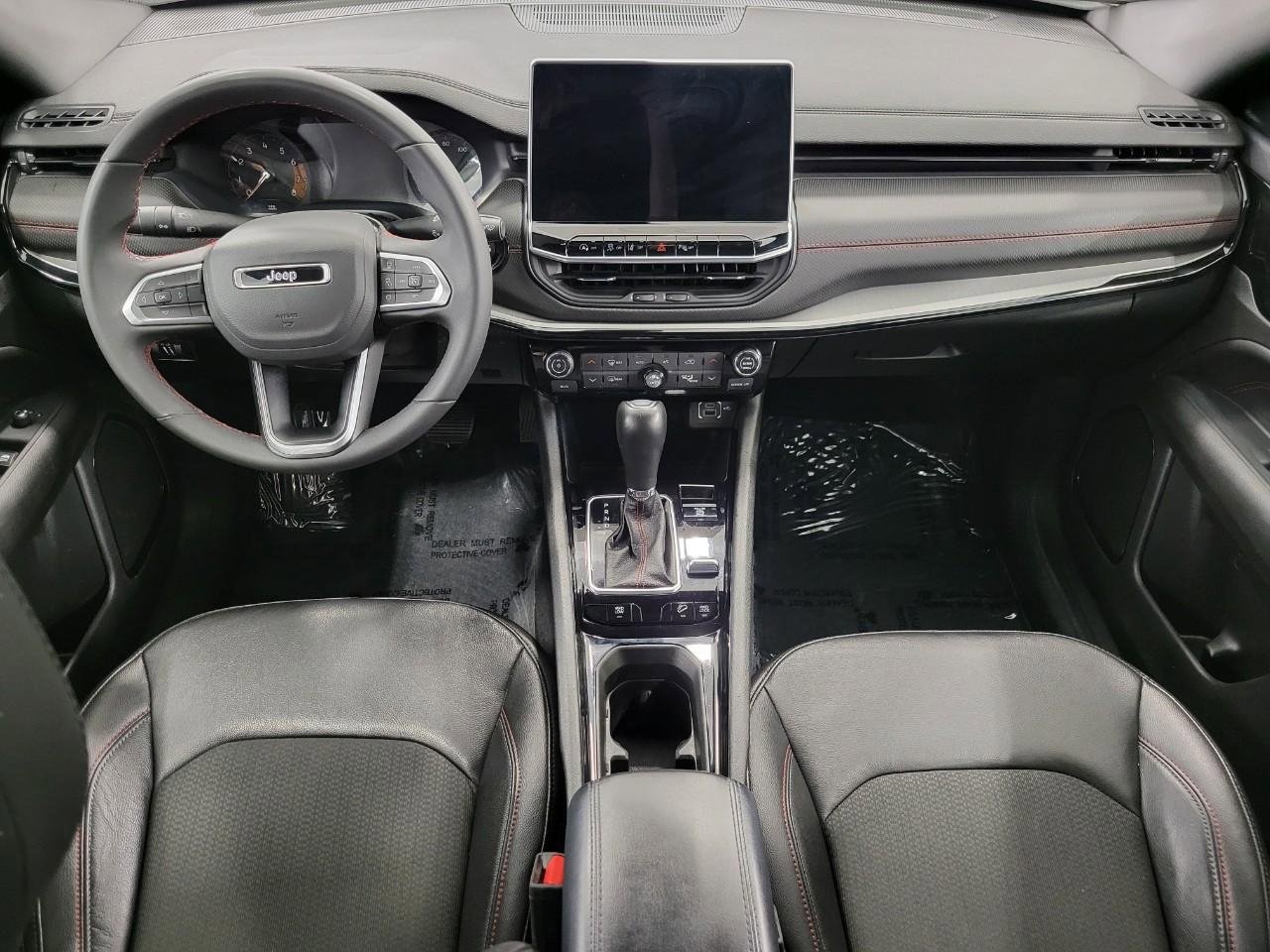 Used 2025 Jeep Compass Trailhawk AWD/4WD image 6