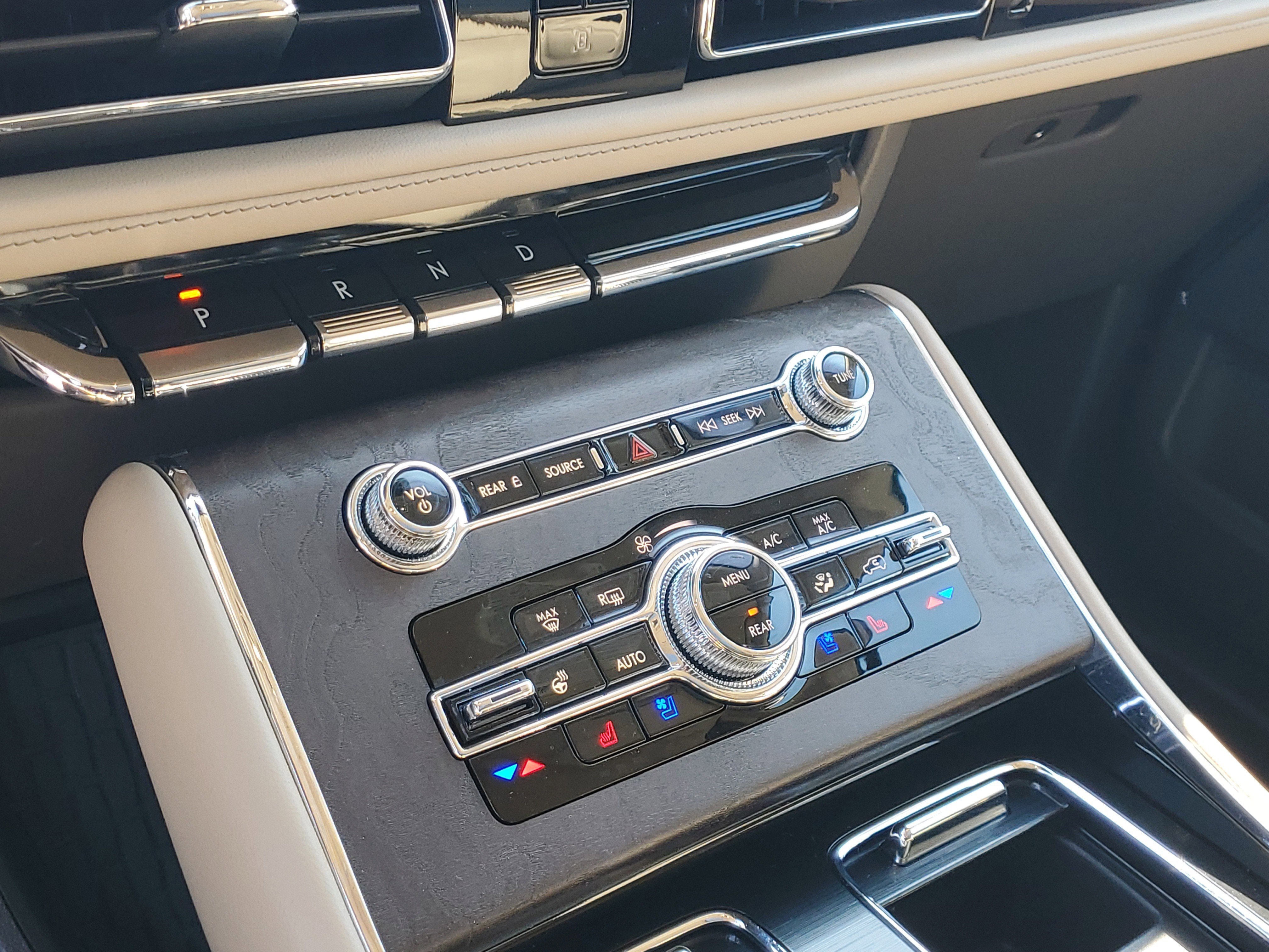 Certified 2023 Lincoln Aviator Reserve w/ Equipment Group 201A AWD/4WD image 17