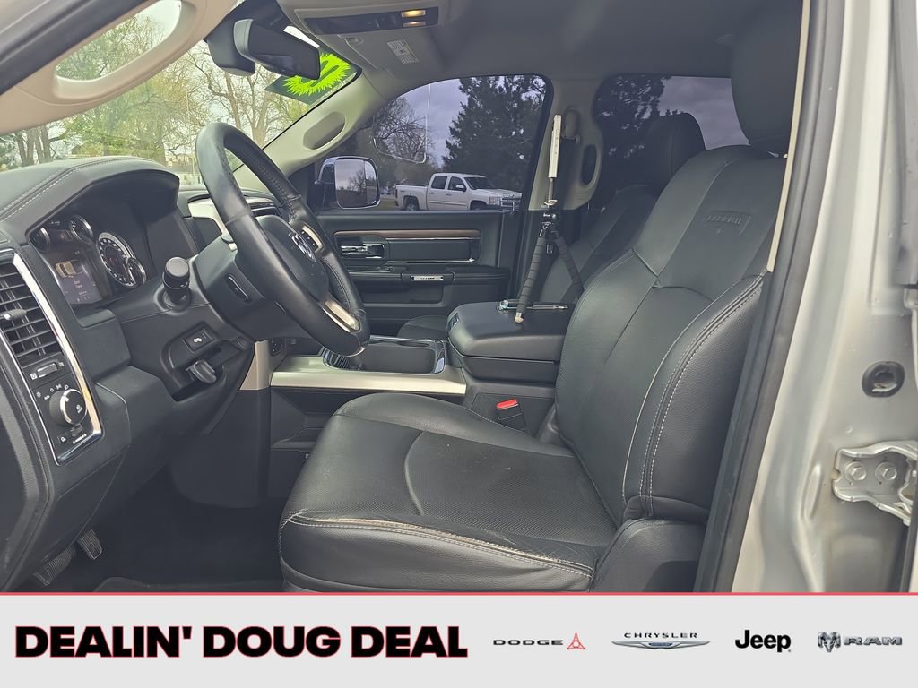 Used 2016 RAM 1500 Laramie w/ Convenience Group AWD/4WD image 10