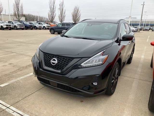 Used 2023 Nissan Murano SV w/ SV Midnight Edition Package image 2