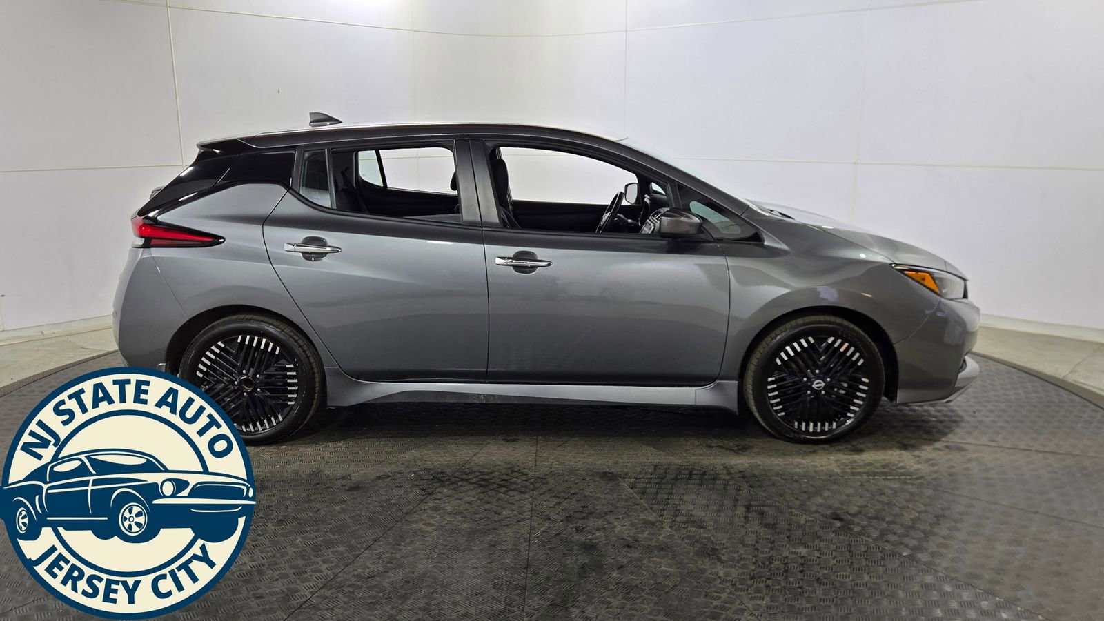 Used 2024 Nissan Leaf SV Plus FWD image 8