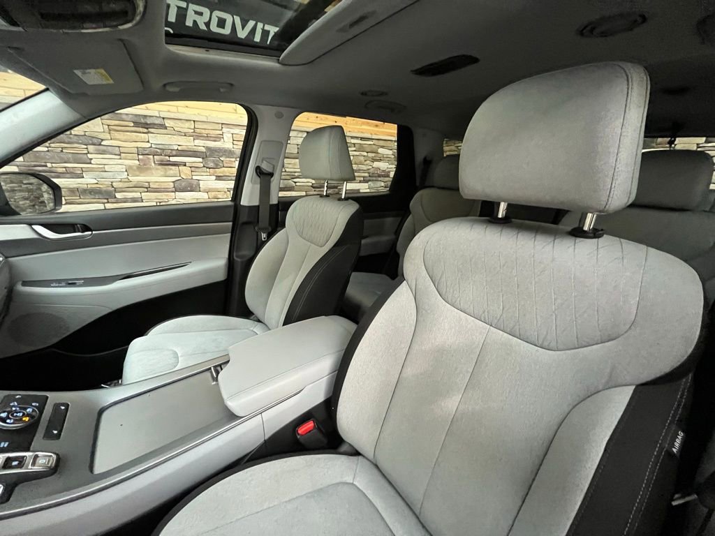 Used 2022 Hyundai Palisade SEL w/ Winter Package AWD/4WD image 12