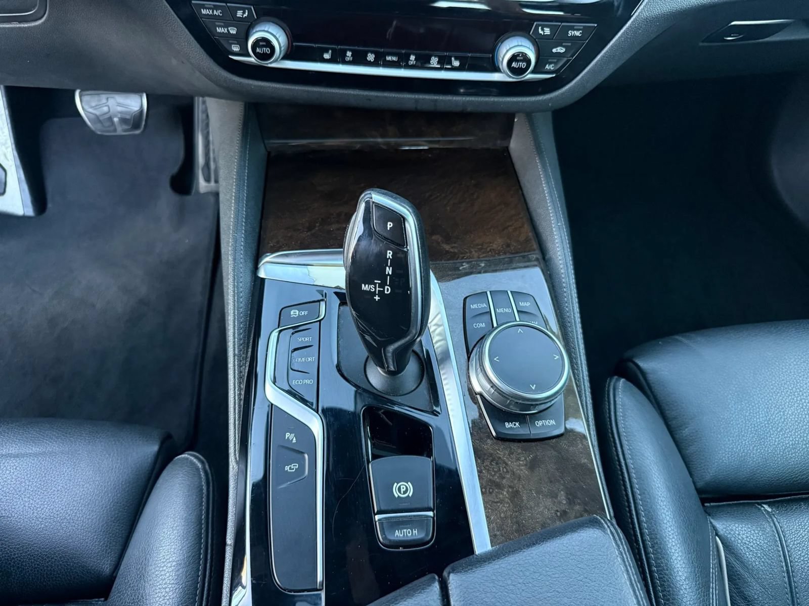 Used 2019 BMW 530i w/ M Sport Package RWD image 25