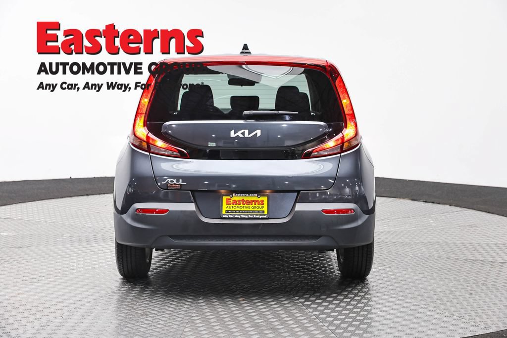 Used 2022 Kia Soul LX w/ Technology Package FWD image 6