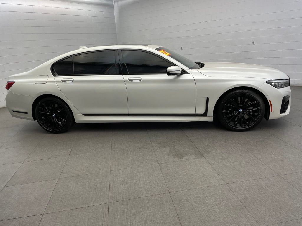Used 2022 BMW 750i xDrive w/ Luxury Rear Seating Package AWD/4WD image 4