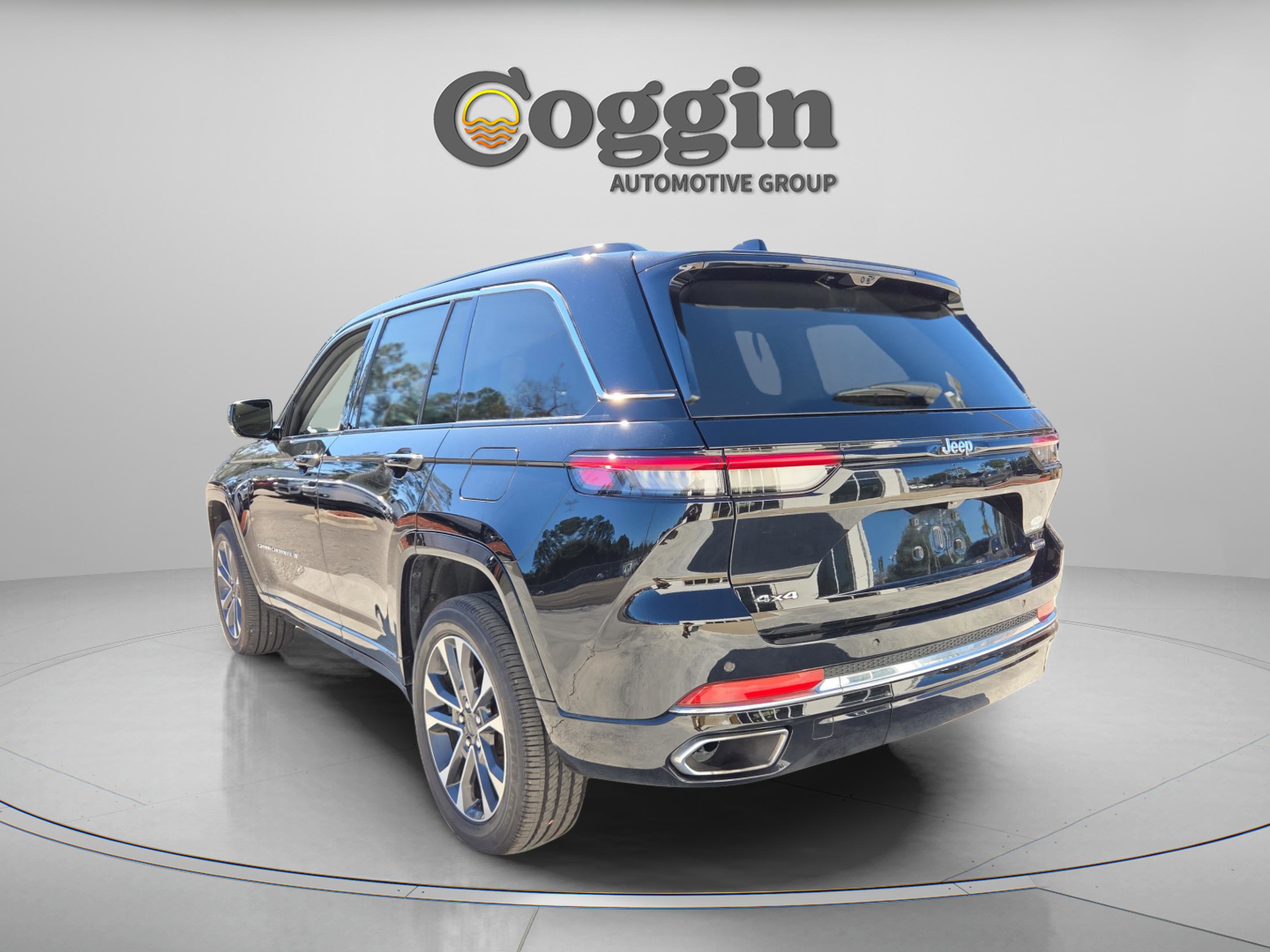 Used 2023 Jeep Grand Cherokee Overland w/ Adv Protech Group III image 4